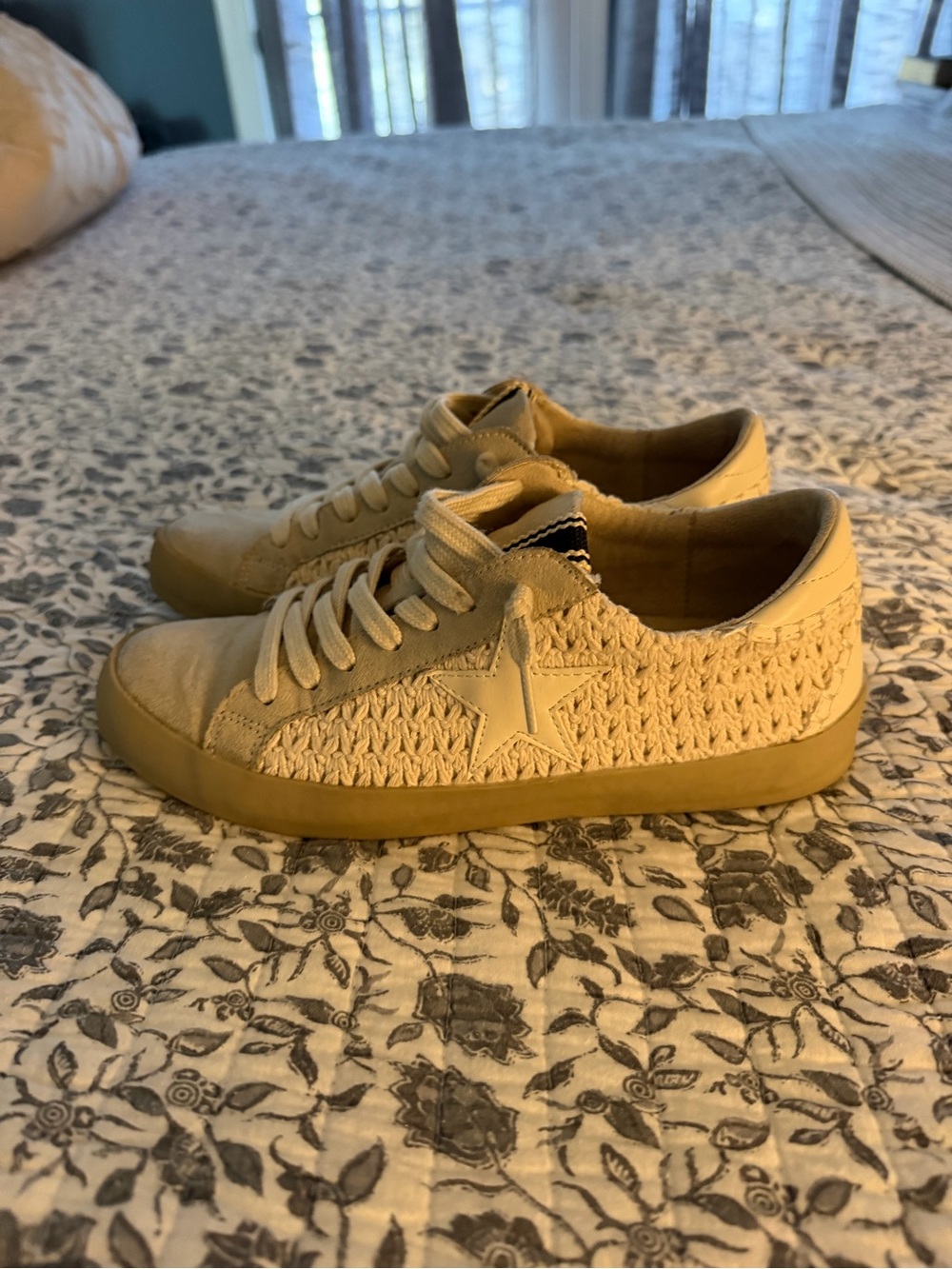 Shushop Casual Woven Low-Top Sneakers in Beige